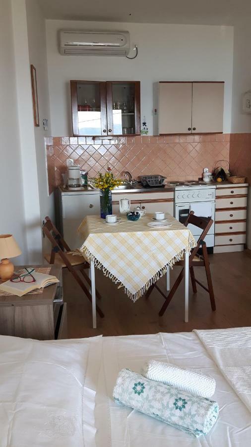 Studio Apartment Maria Сень Екстер'єр фото